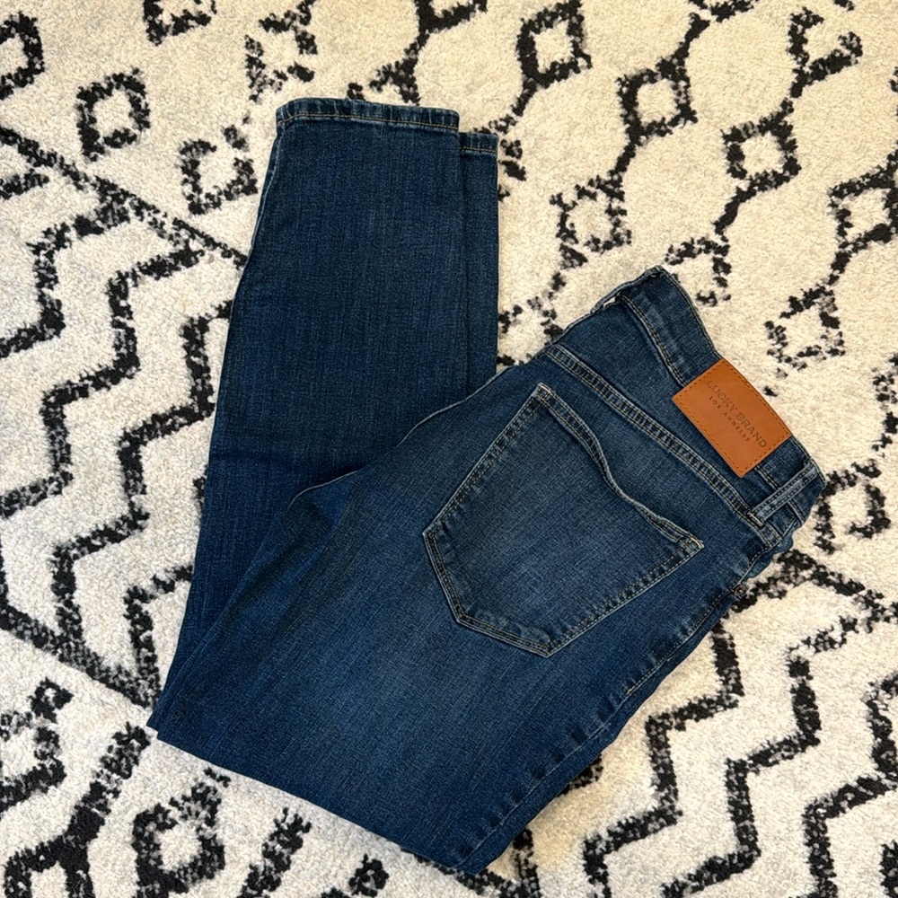 Like new. Lucky Ankle Jeans.  Size 10/30